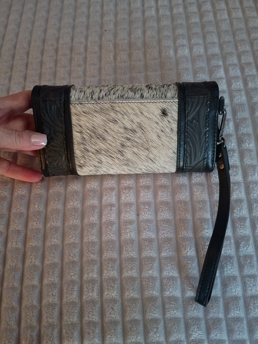 Montana West Cowhide Wristlet Wallet NWT RFID Western Floral Tooled Trifold - Picture 4 of 5